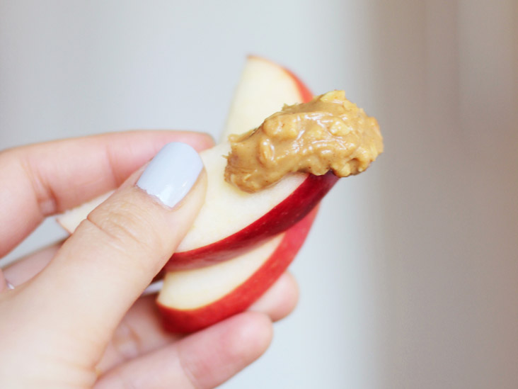 Is Apple and Peanut Butter a Healthy Snack?