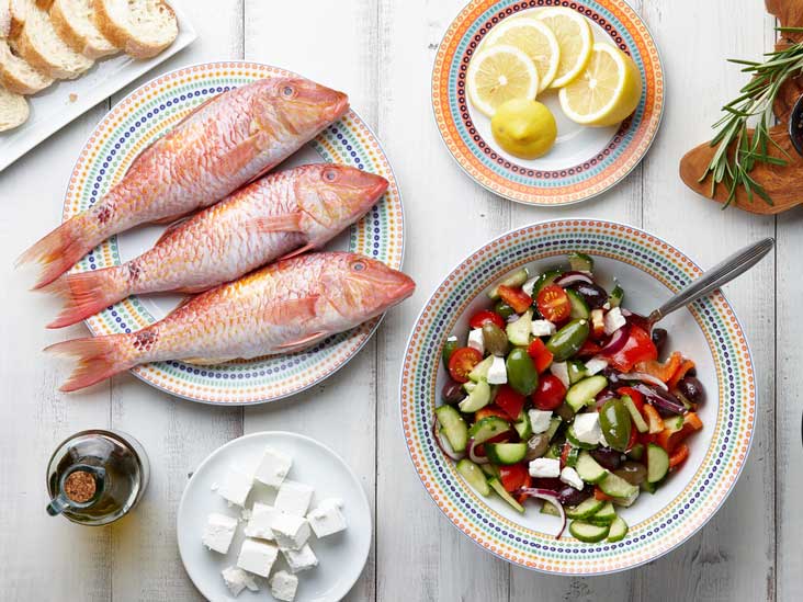 Mediterranean Diet 101: A Meal Plan and Beginner's Guide