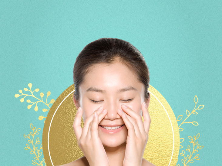 This 30-Sec Eye Massage Will Lighten Up Your Dark Circles